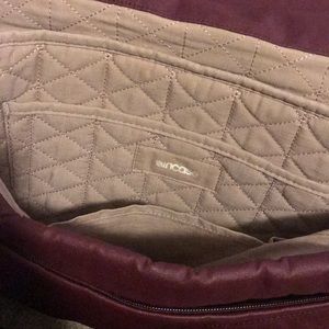 Incase laptop messenger bag with shoulder strap